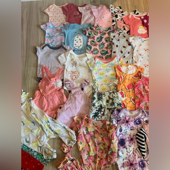 Baby girl clothes bundle - Picture 4 of 5